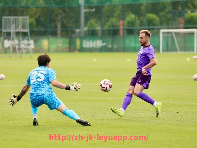 乐鱼体育入口-法甲里昂中场拦截能力与防守体系的构建