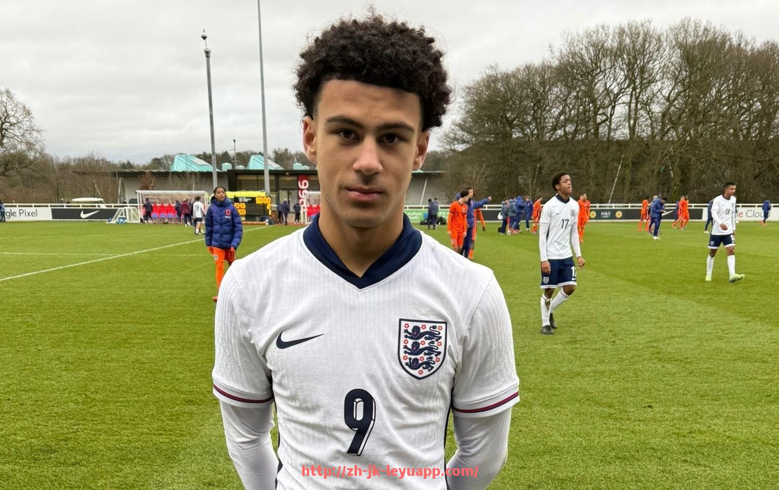 乐鱼体育入口-宝鸡市足球老师杨喆CBA季后赛：杨喆在宝鸡与CBA季后赛的互动